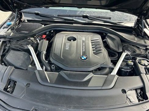Used 2019 BMW 740i xDrive w/ M Sport Package AWD/4WD image 9