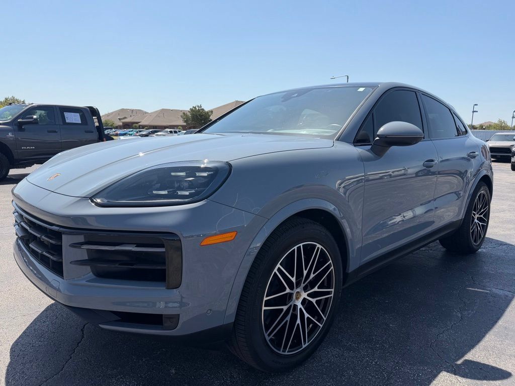Used 2024 Porsche Cayenne Coupe AWD/4WD image 9