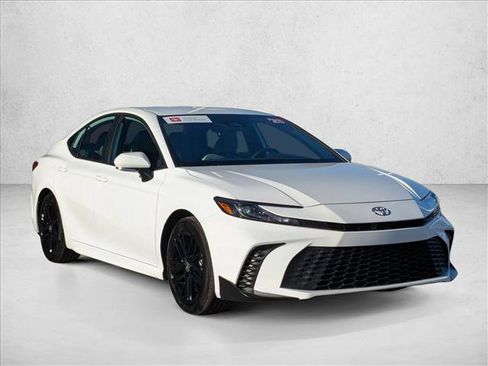 Certified 2025 Toyota Camry SE image 3