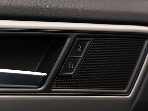 Used 2020 Volkswagen Atlas SE image 35