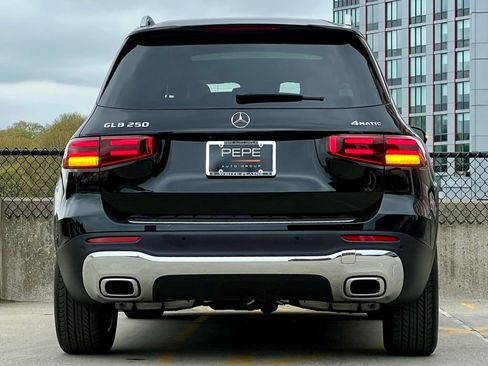 Certified 2026 Mercedes-Benz GLB 250 4MATIC image 6