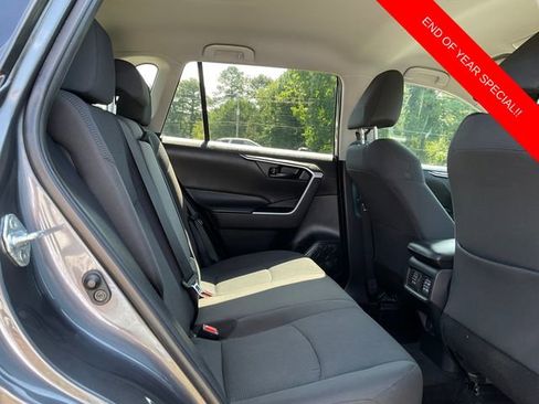 Used 2022 Toyota RAV4 LE image 13