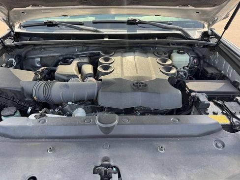 Used 2021 Toyota 4Runner SR5 AWD/4WD image 14