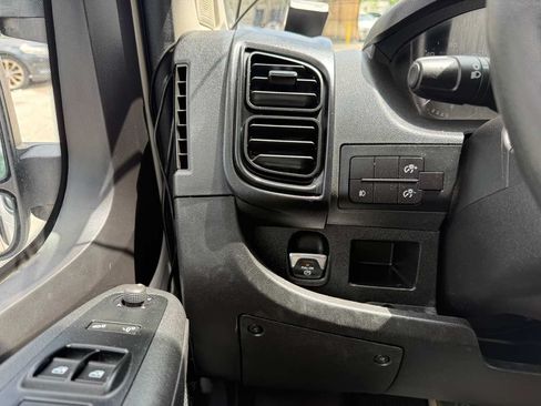 Used 2025 RAM ProMaster 2500 w/ Convenience Group FWD image 16