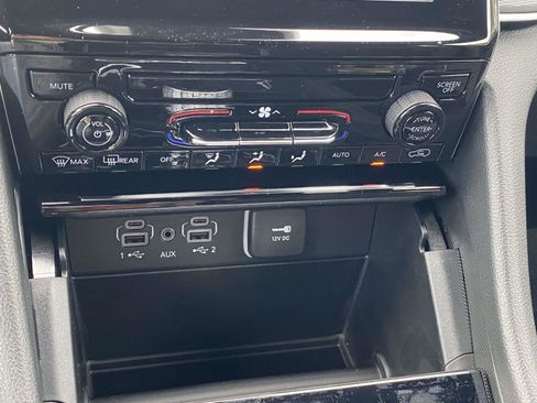 New 2025 Jeep Grand Cherokee Laredo image 7