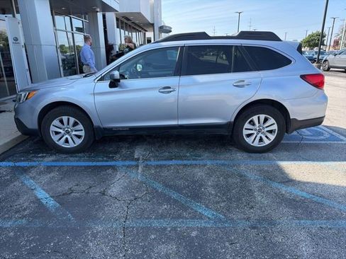 Used 2016 Subaru Outback 2.5i Premium AWD/4WD image 3