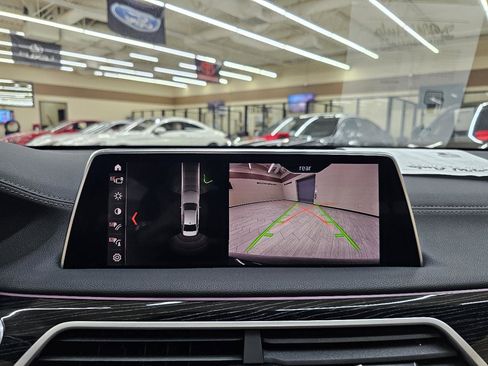 Used 2019 BMW 740i w/ M Sport Package RWD image 32