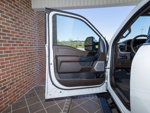 New 2025 Ford F250 King Ranch w/ Chrome Package AWD/4WD image 9