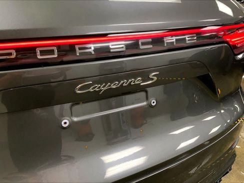 Used 2019 Porsche Cayenne S AWD/4WD image 10