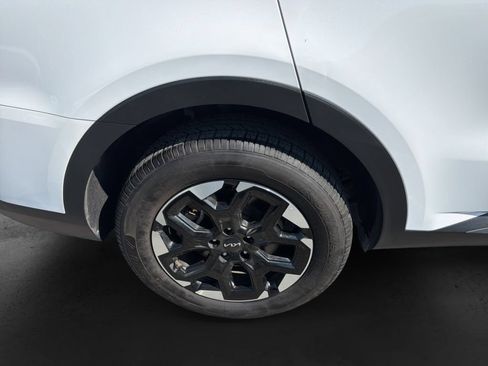 Used 2024 Kia Sorento S AWD/4WD image 13