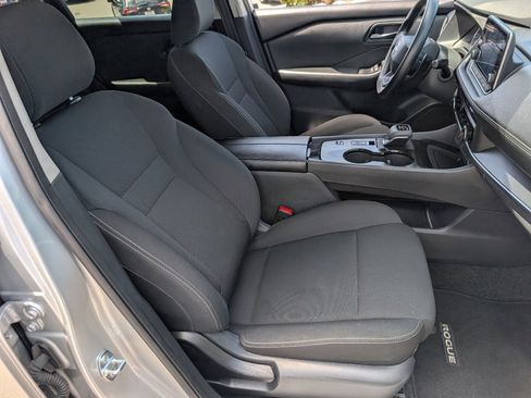 Used 2025 Nissan Rogue S FWD image 8
