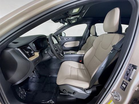 New 2026 Volvo XC60 B5 Plus w/ Protection Package Premier image 20