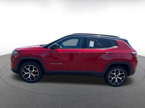 Used 2025 Jeep Compass Limited AWD/4WD image 4