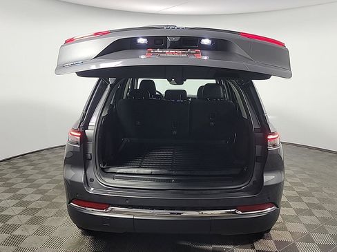 Used 2022 Jeep Grand Cherokee Limited 4xe image 8