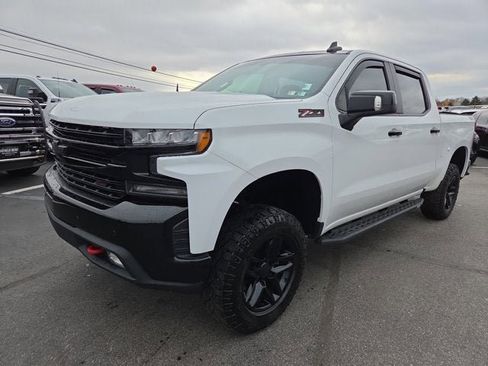 Used 2020 Chevrolet Silverado 1500 LT Trail Boss image 2