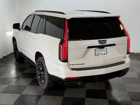 Used 2025 Cadillac Escalade Sport Platinum w/ LPO, Floor Liner Package AWD/4WD image 8