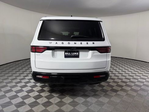 Used 2024 Jeep Wagoneer Series II image 7