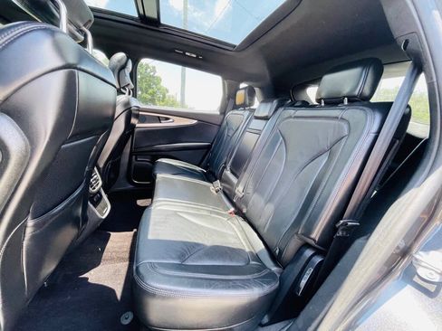 Used 2017 Lincoln MKX Reserve AWD/4WD image 16