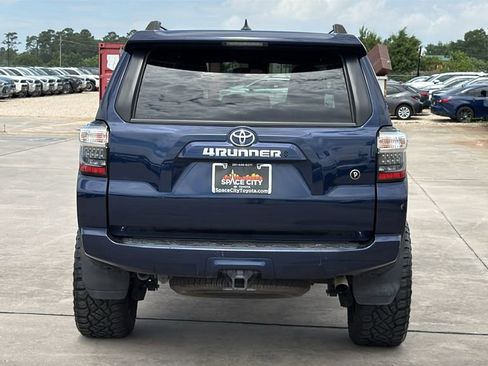 Used 2022 Toyota 4Runner SR5 Premium AWD/4WD image 4