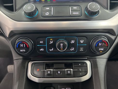 Used 2023 GMC Acadia SLE w/ Driver Convenience Package image 16