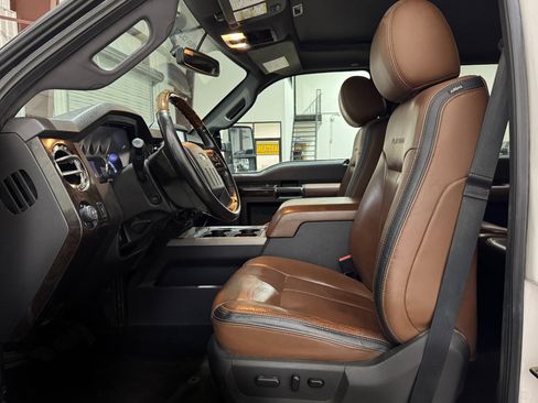 Used 2016 Ford F250 Platinum w/ FX4 Off-Road Package image 4