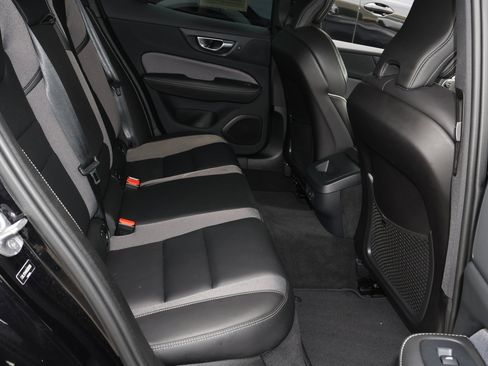 Used 2024 Volvo S60 B5 Plus image 21