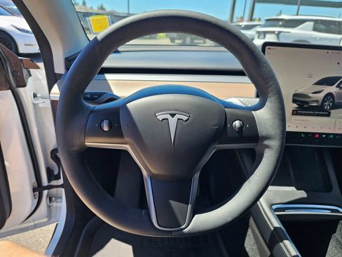 Used 2023 Tesla Model Y Long Range AWD/4WD image 12