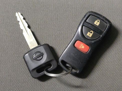 Used 2015 Nissan Xterra X image 32