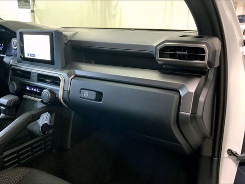 Used 2025 Toyota 4Runner SR5 AWD/4WD image 18