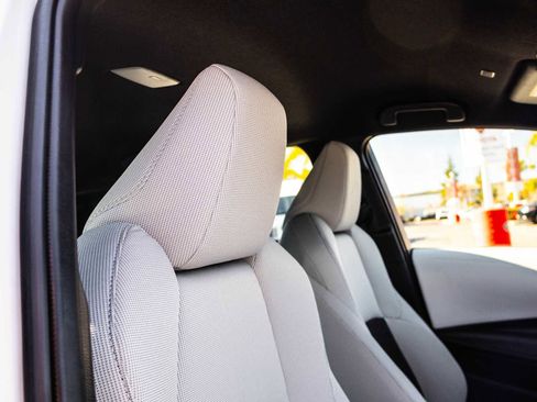 Certified 2025 Toyota Corolla SE image 17