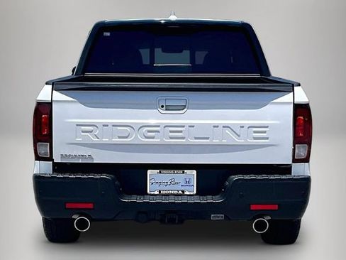 Used 2025 Honda Ridgeline Black Edition image 6