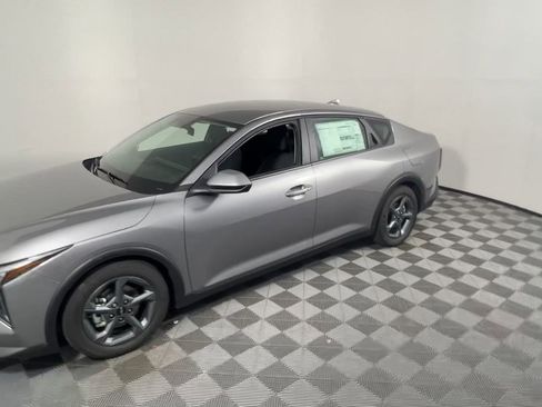New 2026 Kia K4 LXS FWD image 2