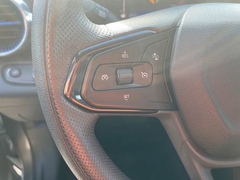 Used 2025 Chevrolet Trax LT image 8