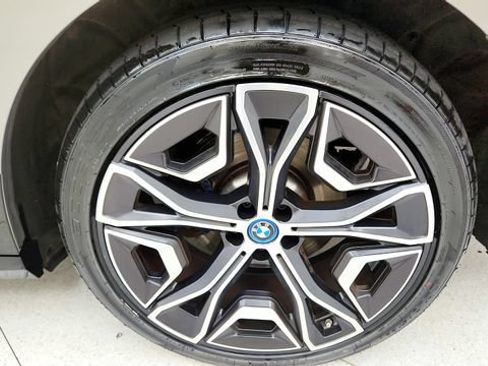 Used 2024 BMW iX xDrive50 w/ Premium Package AWD/4WD image 74