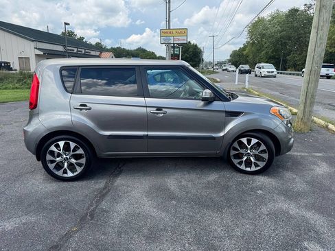 Used 2013 Kia Soul ! FWD image 8