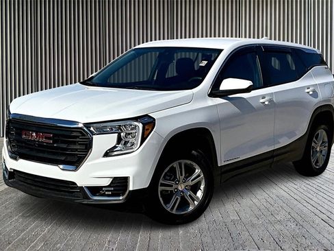 Used 2022 GMC Terrain SLE image 12