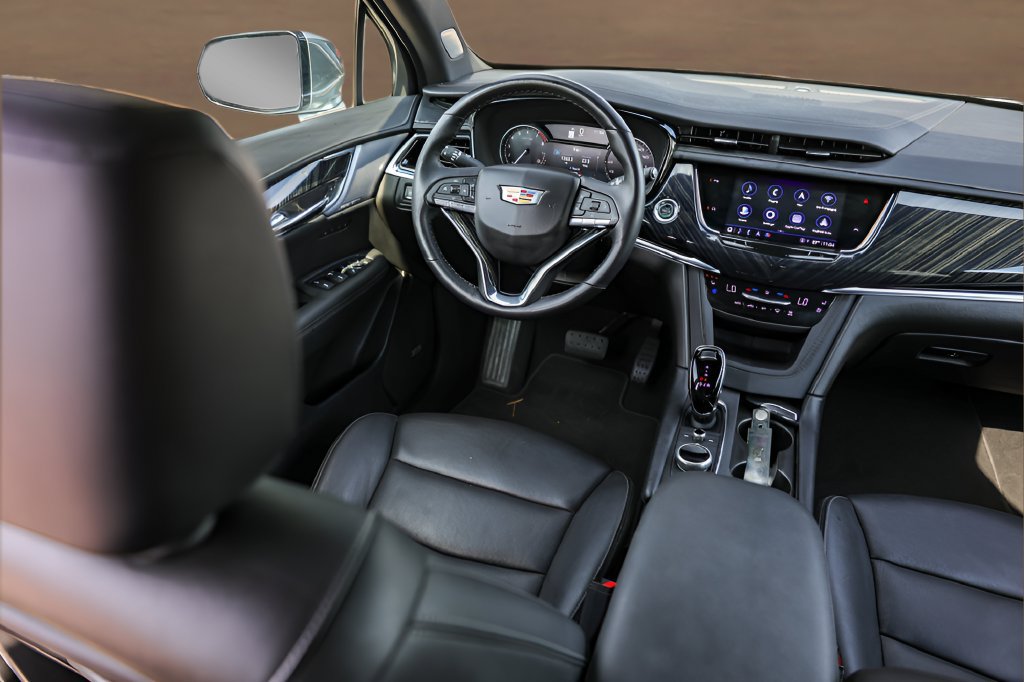 Certified 2025 Cadillac XT6 Premium Luxury FWD image 29