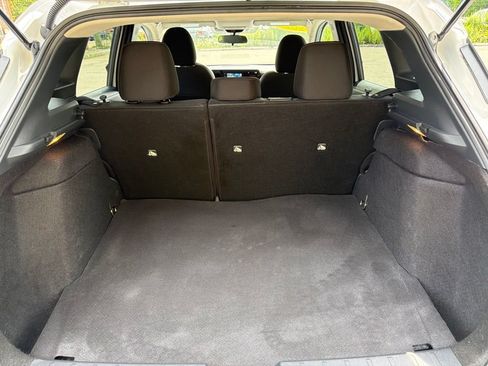 Used 2025 Nissan Kicks SV AWD/4WD image 30