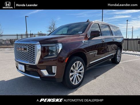Used 2022 GMC Yukon XL Denali image 1