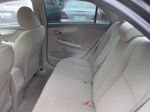 Used 2012 Toyota Corolla LE image 19