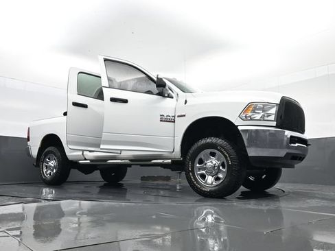 Used 2018 RAM 2500 Tradesman w/ Chrome Appearance Group AWD/4WD image 30