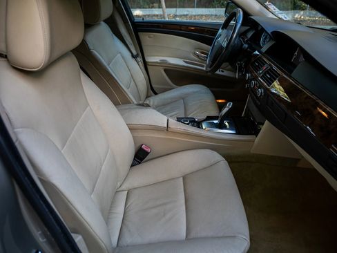 Used 2010 BMW 535i Sedan image 24