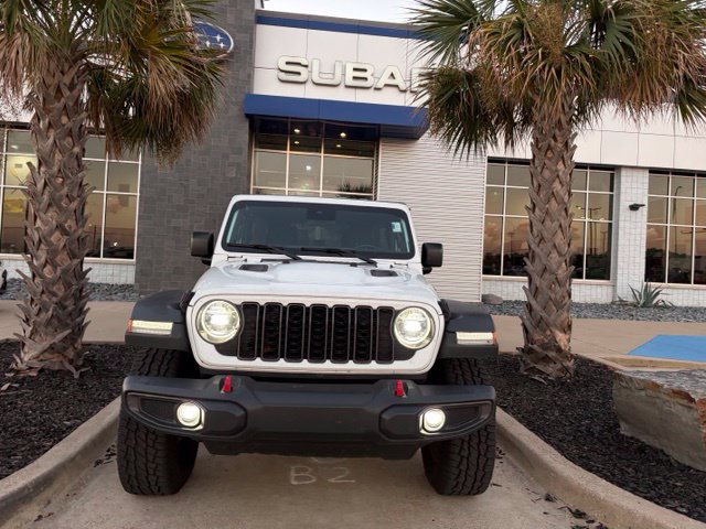 Used 2024 Jeep Wrangler Unlimited Rubicon AWD/4WD image 2