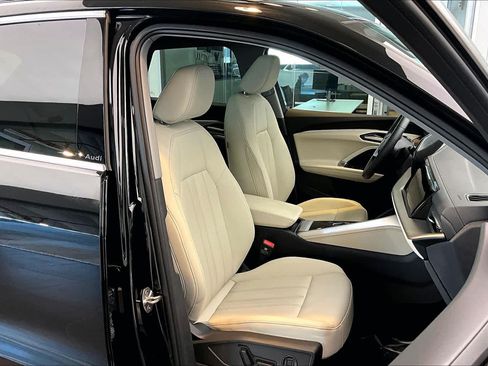Used 2025 Audi Q5 Premium w/ Convenience Package AWD/4WD image 8