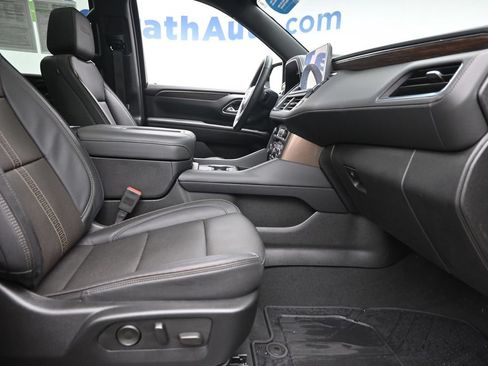 Used 2024 Chevrolet Tahoe High Country AWD/4WD image 9