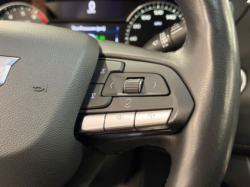 Used 2022 Cadillac XT4 Luxury w/ Cold Weather Package FWD image 28