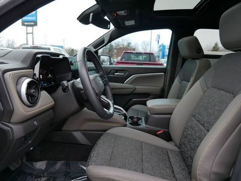 Used 2024 Chevrolet Colorado ZR2 w/ Technology Package image 8