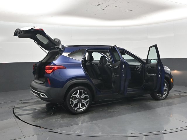 Used 2021 Kia Seltos EX AWD/4WD image 58