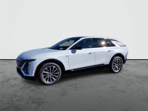 New 2026 Cadillac Lyriq Sport image 4