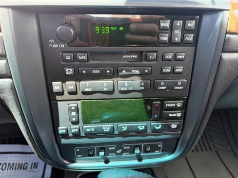 Used 2001 Lincoln Continental FWD image 25